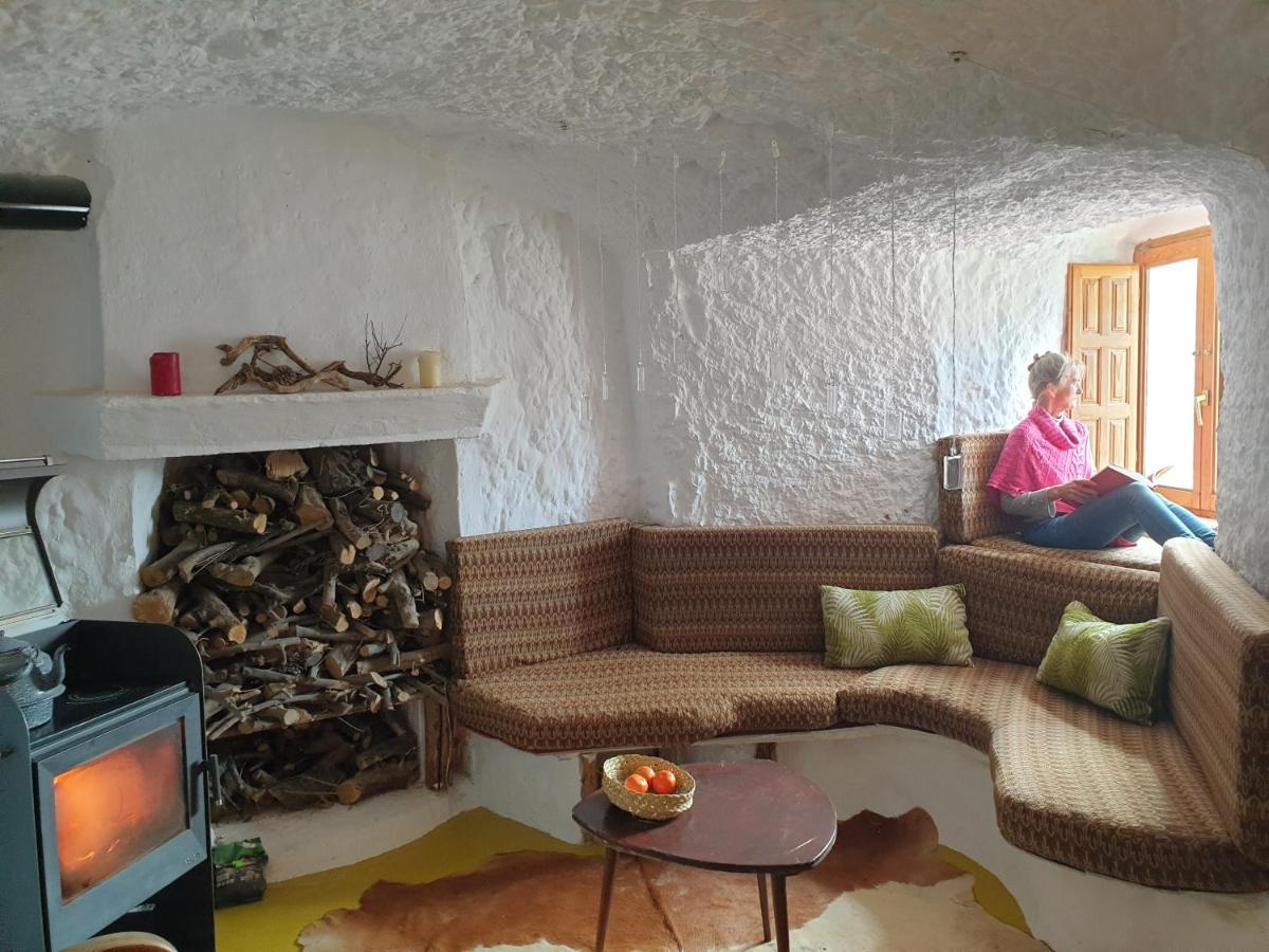 Creatively Designed Cavehouse With Jacuzzi Villa Gorafe Exterior photo