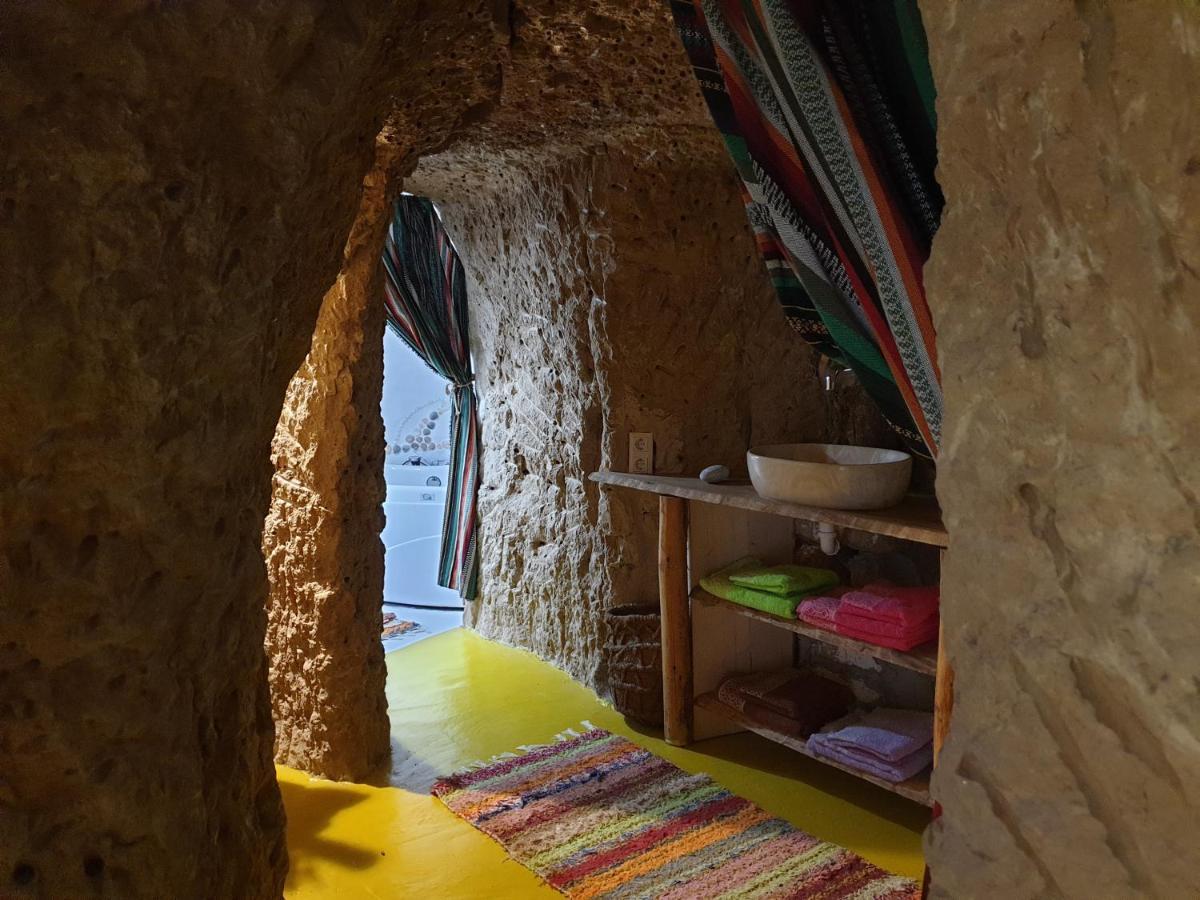 Creatively Designed Cavehouse With Jacuzzi Villa Gorafe Exterior photo